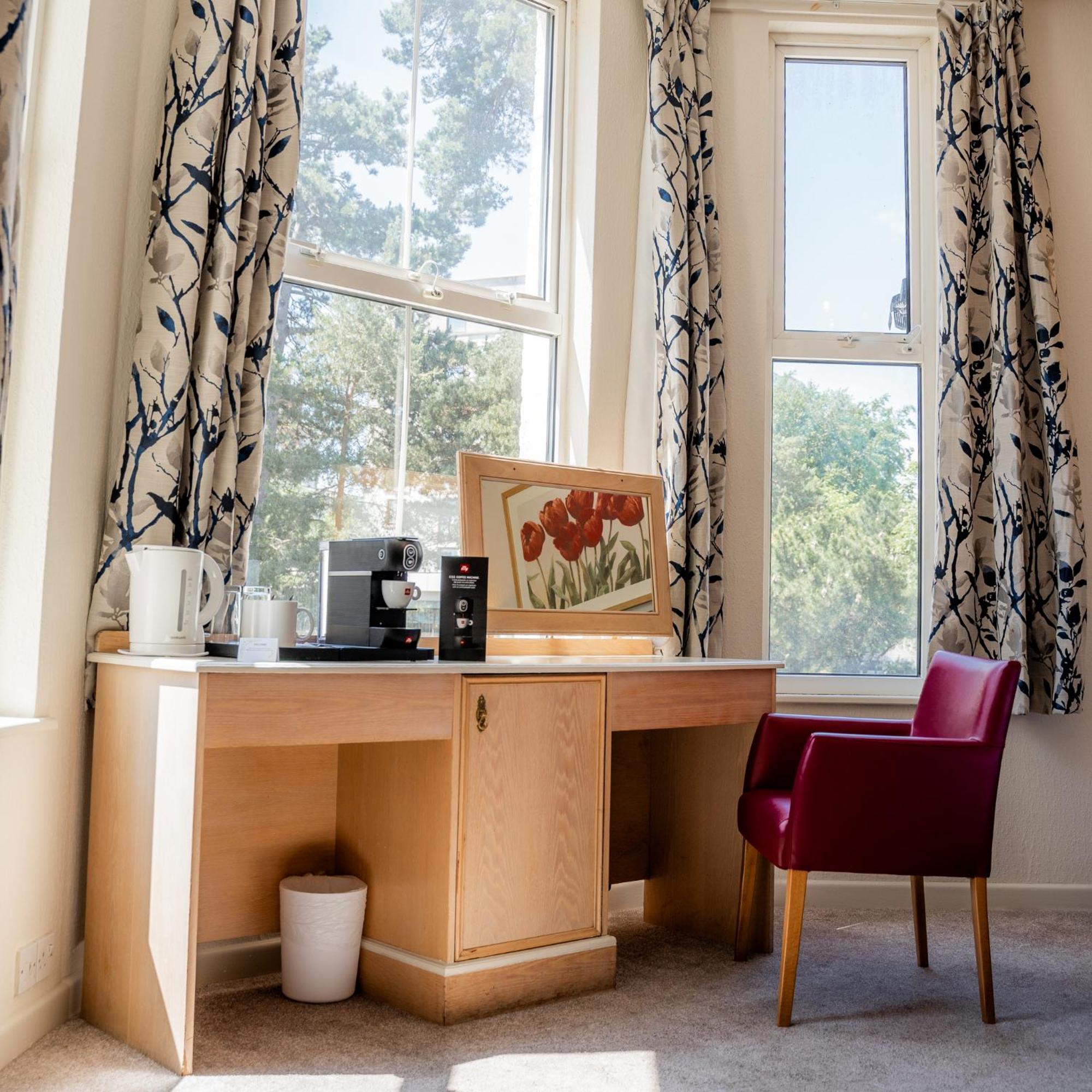 The Mayfair Hotel Bornemouth Extérieur photo