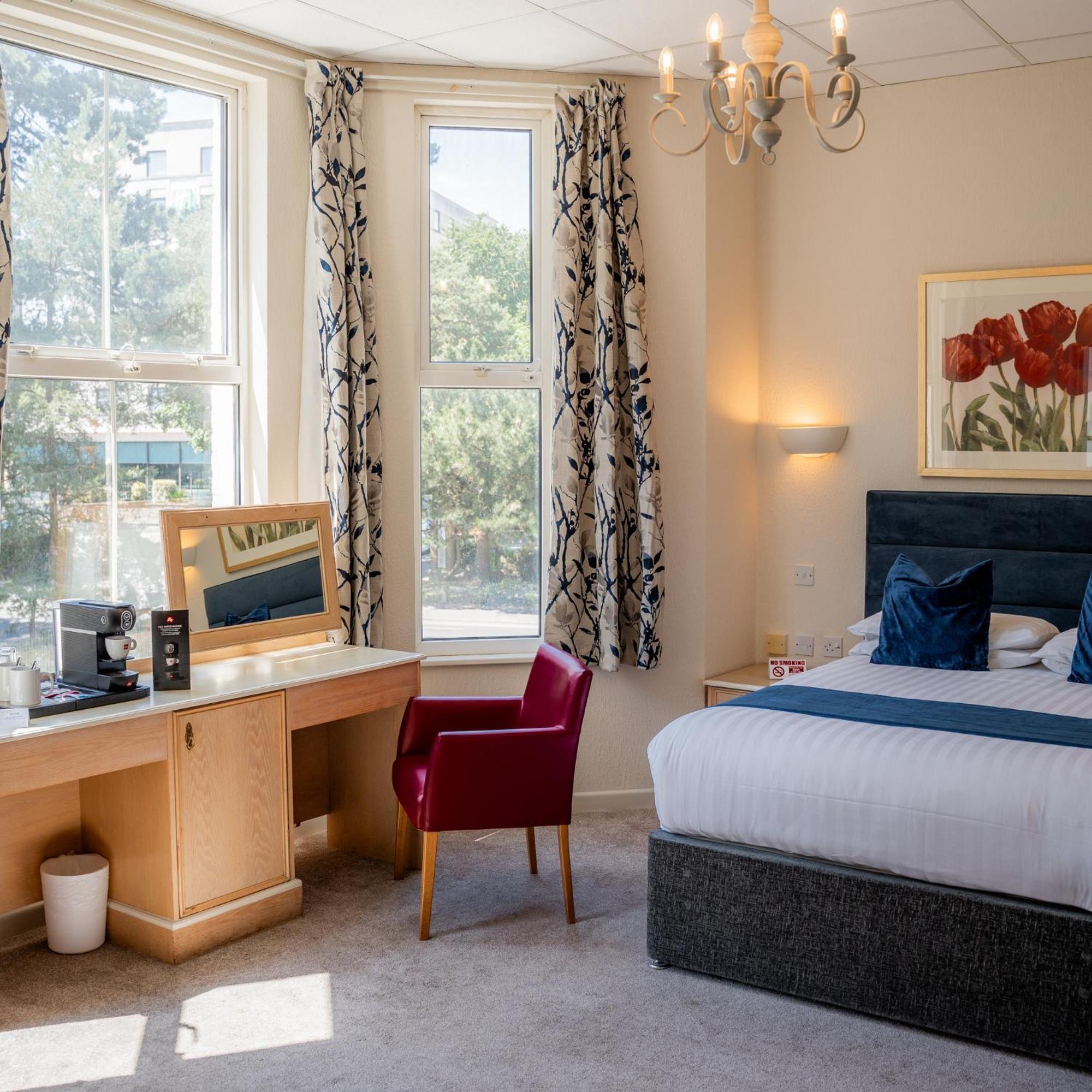 The Mayfair Hotel Bornemouth Extérieur photo